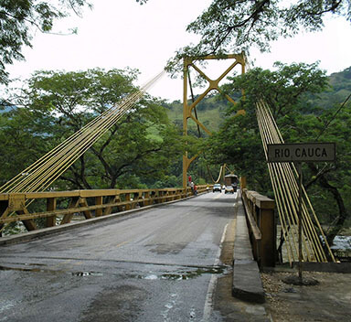 Puente en Bolombolo